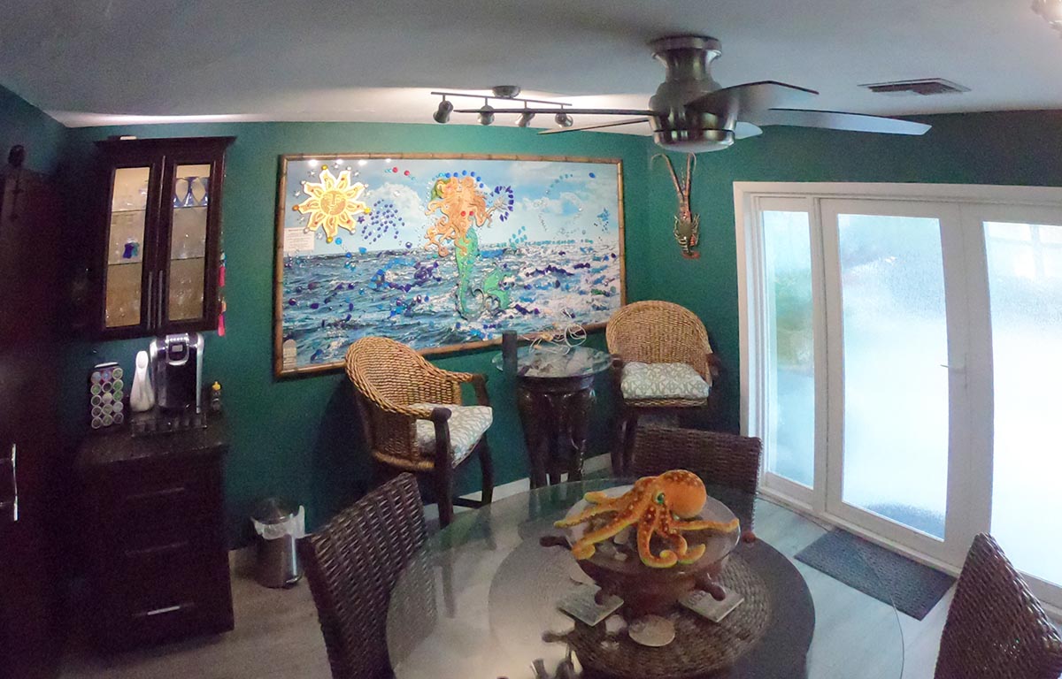 tables in the Mermaid Club seat 6